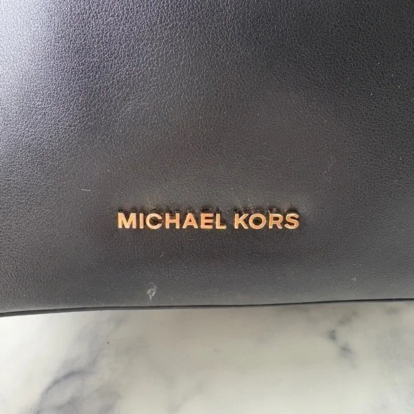 Michael Kors Eden Black Bucket Bag - Picture 3 of 11